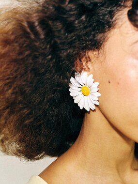 ZARA MAXI DAISY EARRINGS